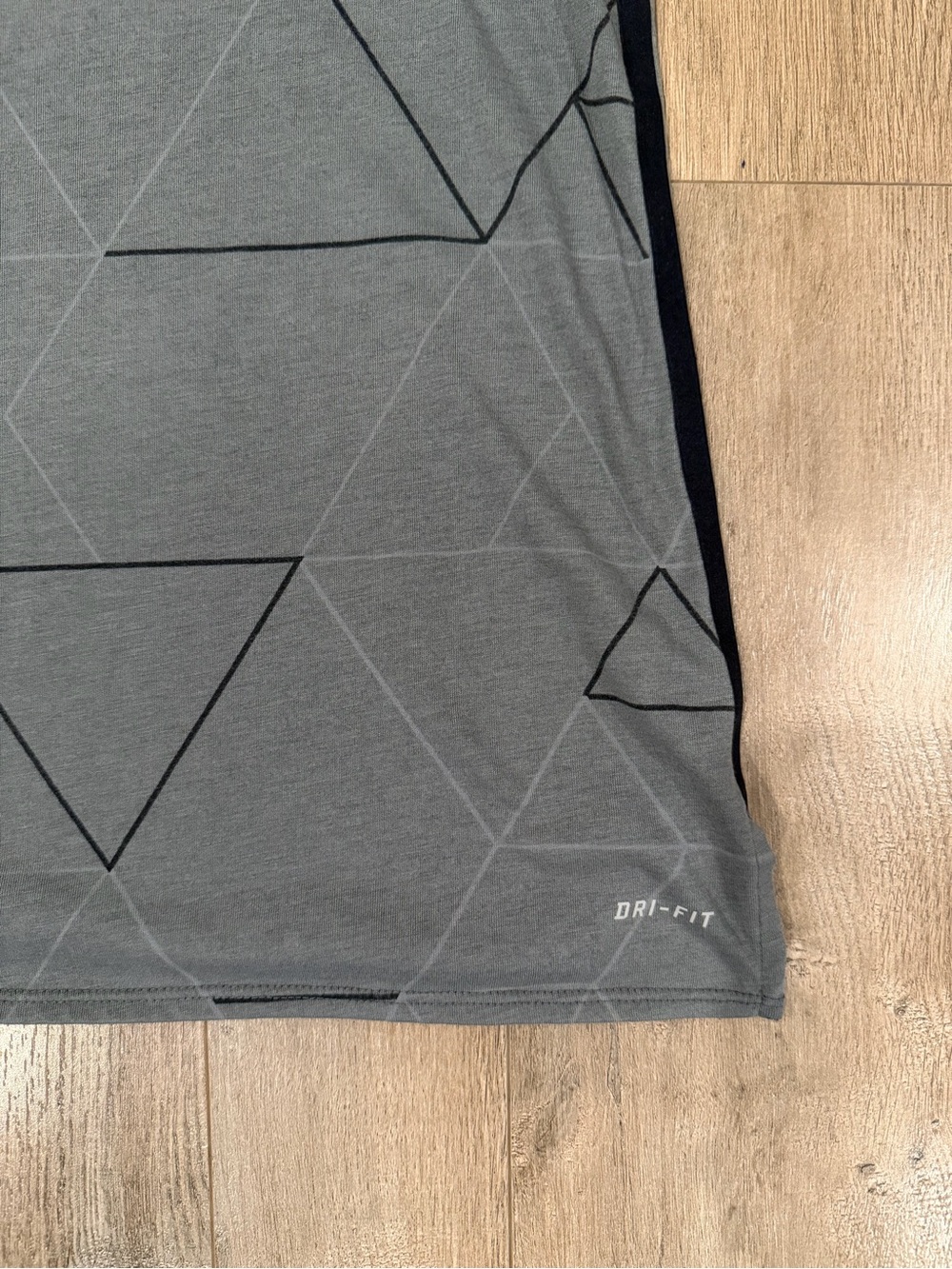 Nike Gray Geometric Racerback Workout Tank - Picture 4 of 7